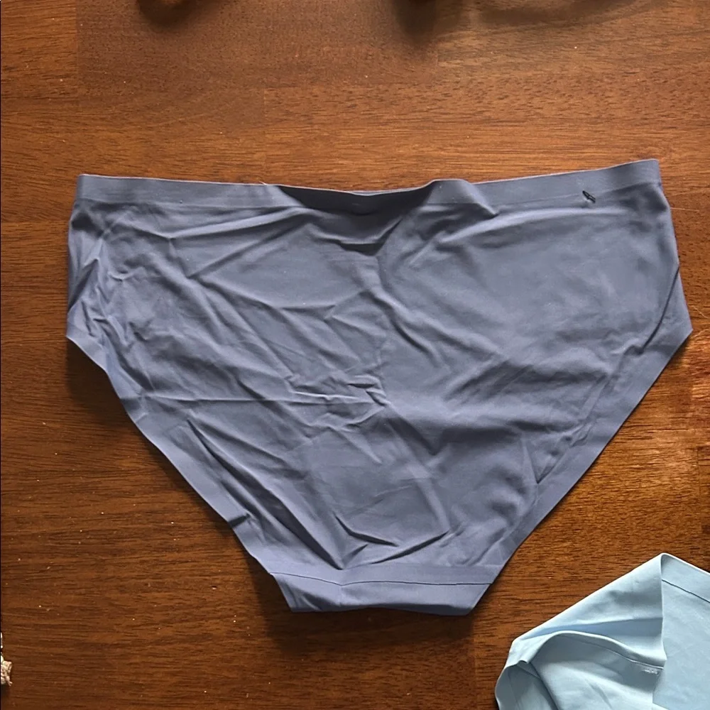 Lucky Brand Women’s Blue and Green Underwear Set size M - Picture 3 of 3